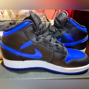 Royal Blue Size: 7y Jordan’s